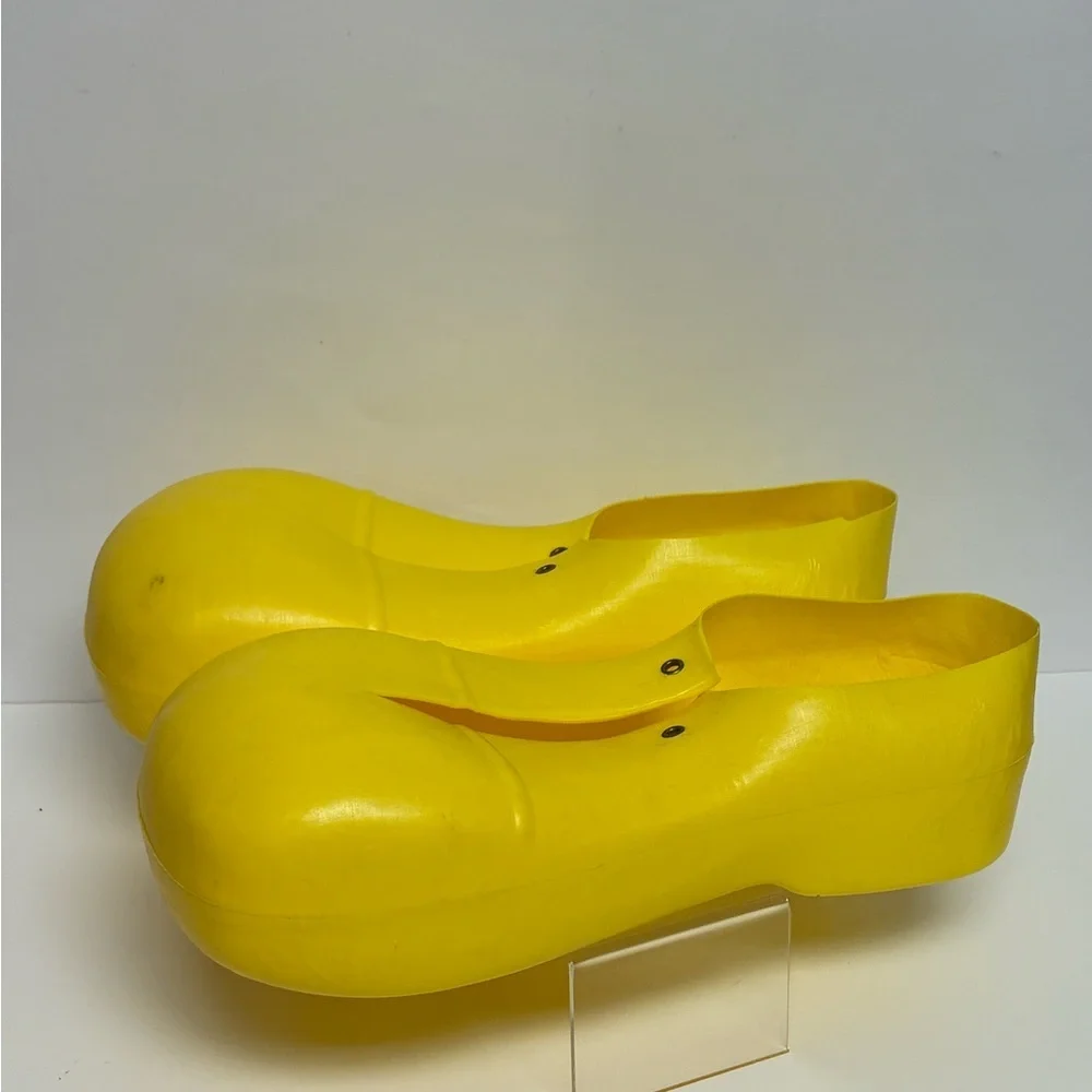 RUBIES CLOWN KIDS' SHOES Molded Plastic Yellow Vintage MADE IN U.S.A. Halloween - Picture 2 of 14